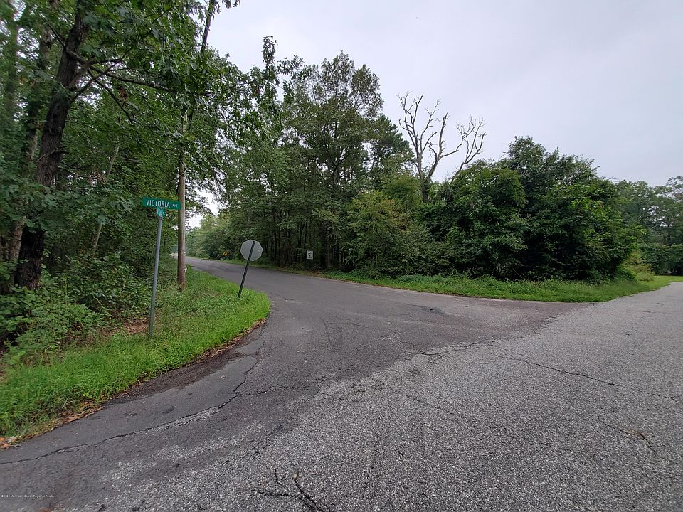 1st image of 1900 N Blue Bell Rd