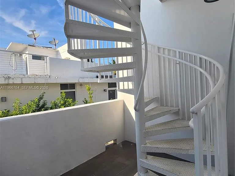 825 Michigan Ave #7 — Photo 31