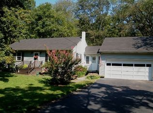 63 Stony Brook Rd, Hopewell, NJ 08525