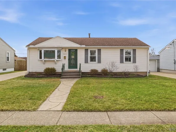 4243 E Frontier Dr, Buffalo, NY 14219