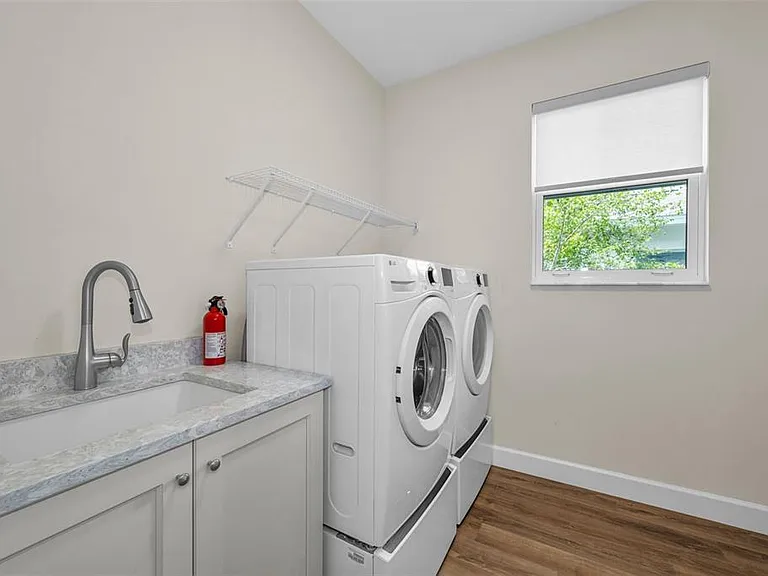 522 Louden Ave — Photo 41