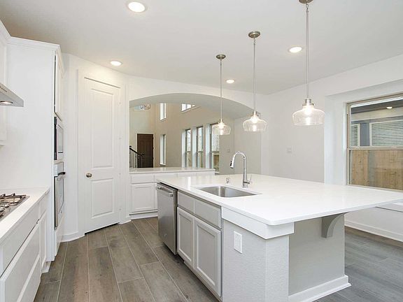 4th image of 913 Pismo Creek Ln