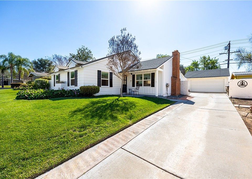 1st image of 2924 Pecos Way