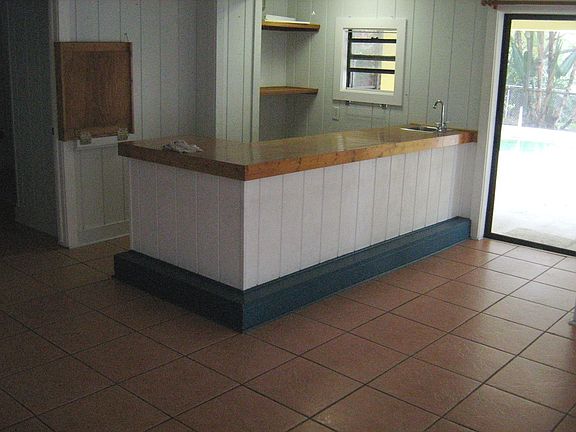 5th image of 600 Lorraine St