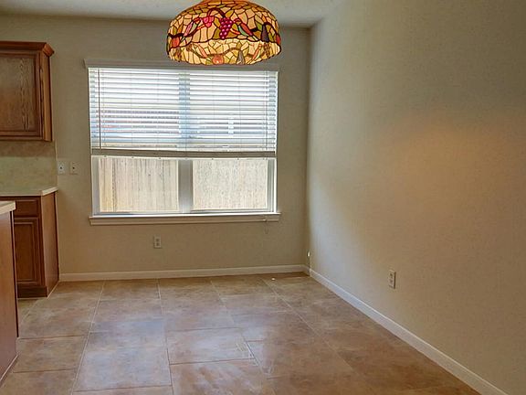 5th image of 11010 Creekline Green Ct