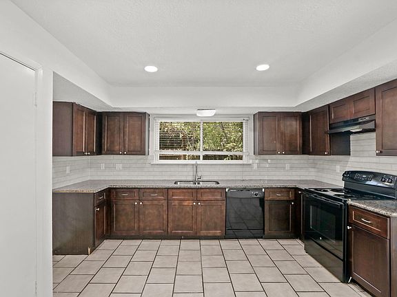 4th image of 16710 Lost Quail Dr