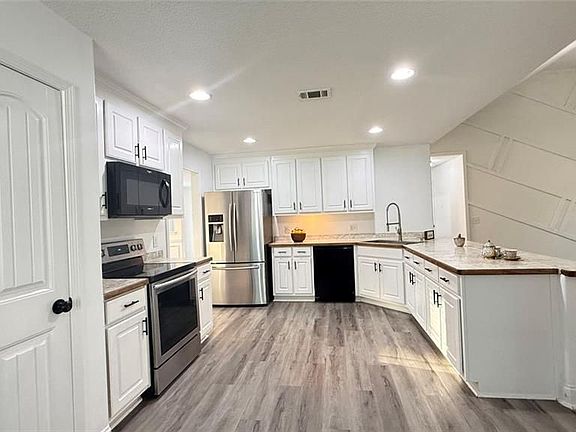 5th image of 1890 Roxey Ln