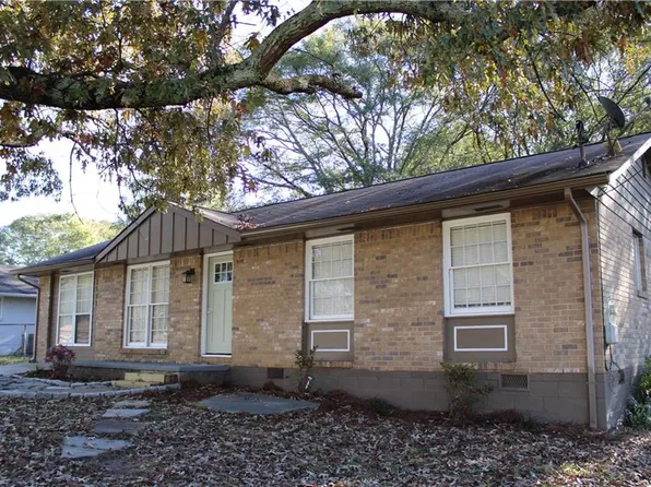 6988 Eunice Dr, Riverdale, GA 30274