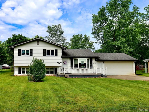 2407 Egleston Ave, Burton, MI 48509