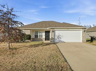 1801 Yarrow Dr, North Little Rock, AR 72117