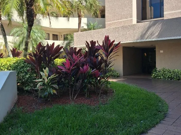 5749 Camino Del Sol APT 202, Boca Raton, FL 33433