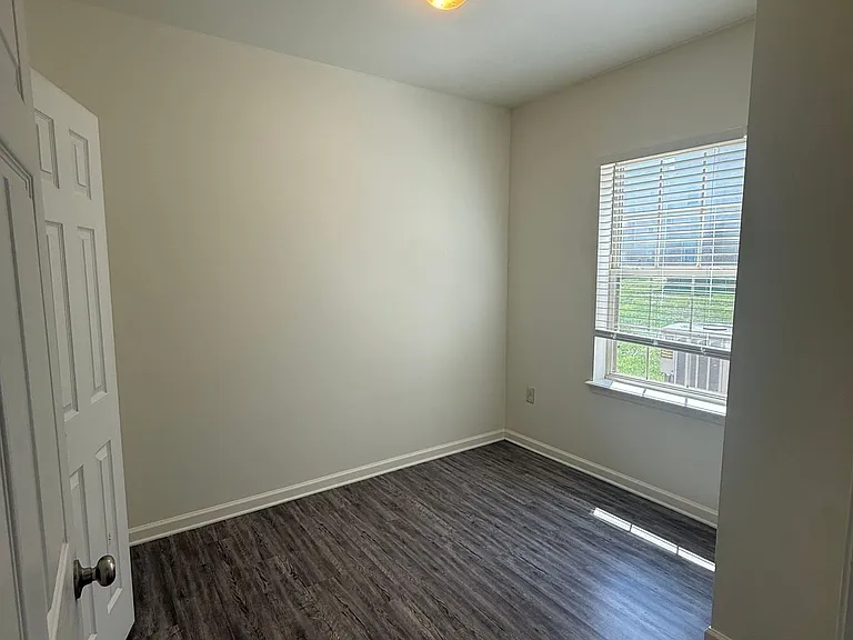 Maverick Apartments! — Photo 9