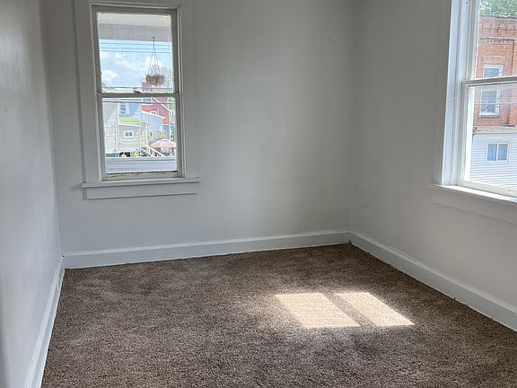 4th image of 341 Martin Ave #2