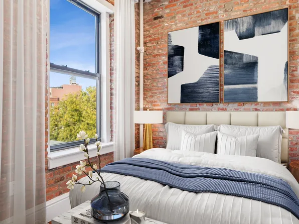 119 Christopher Street image 4 of 19