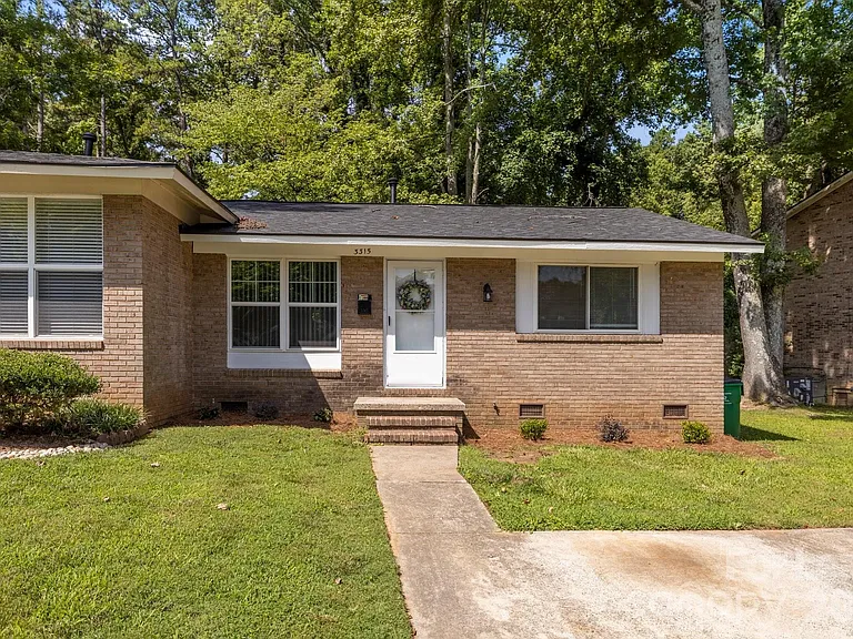 3315 Erskine Dr — Photo 2