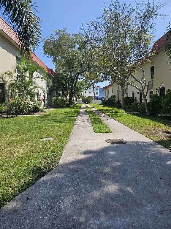 Building Photo - 2700 Bayshore Blvd #2-B