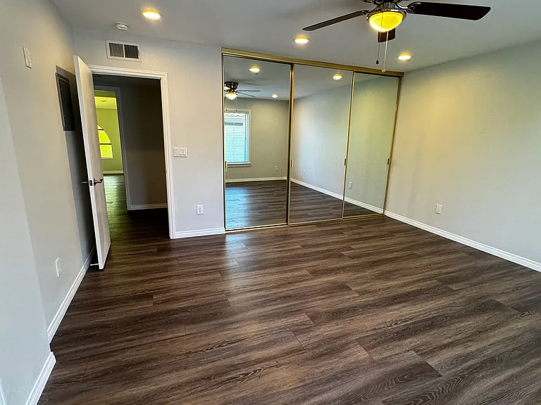 400 S Flower St #180 — Photo 30
