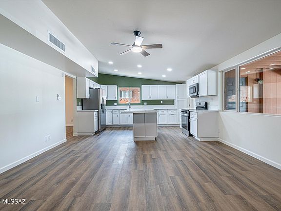 3rd image of 9048 E Pine Valley Dr