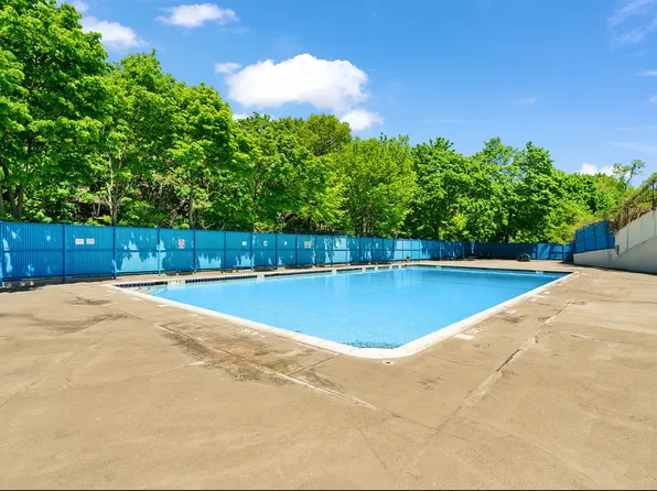 1655 Flatbush Avenue image 11 of 14