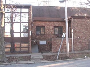 301 W Elm St APT 3, Carbondale, IL 62901