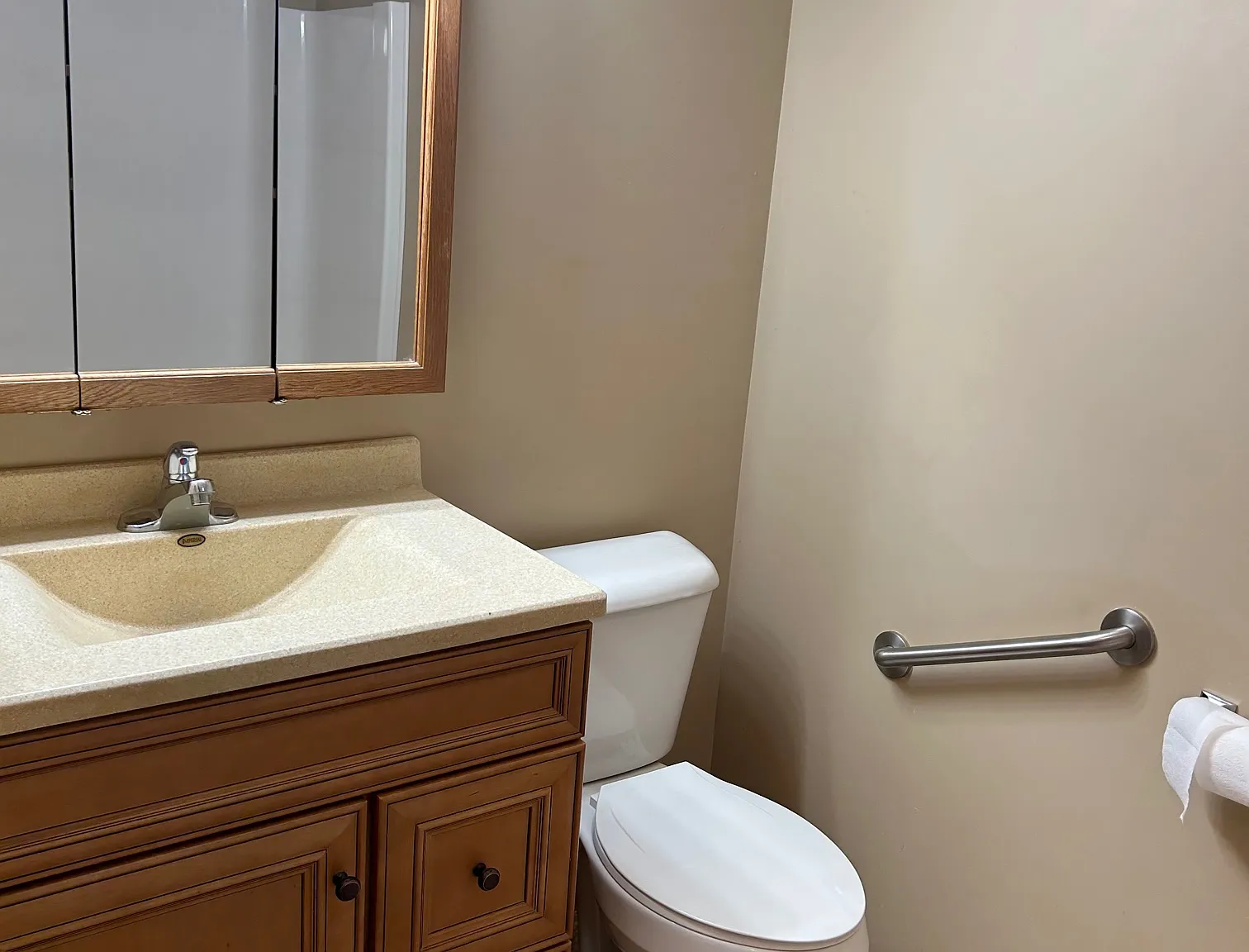 2 bed, 1.5 bath, $875 — Photo 3