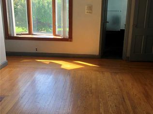 400 Locust Ln, Roslyn Heights, NY 11577