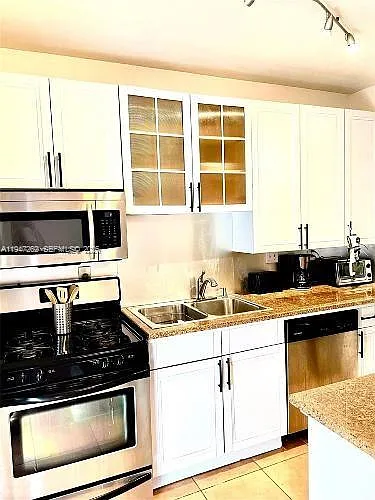 717 NE 16th Ave #717A — Photo 5