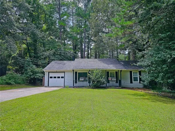 1389 Rockmoor Cir, Stone Mountain, GA 30088