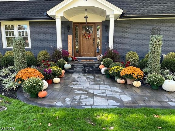 2nd image of 30 Powerville Rd