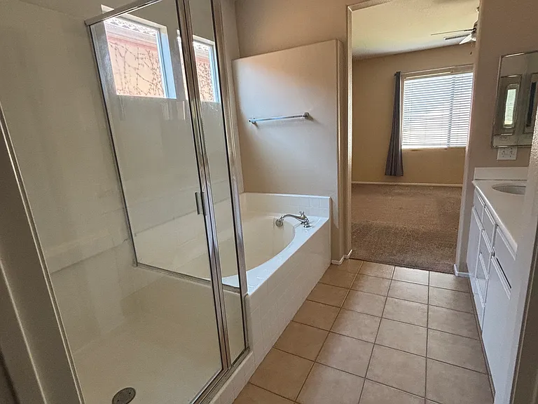 4417 Lakeview Ct — Photo 27