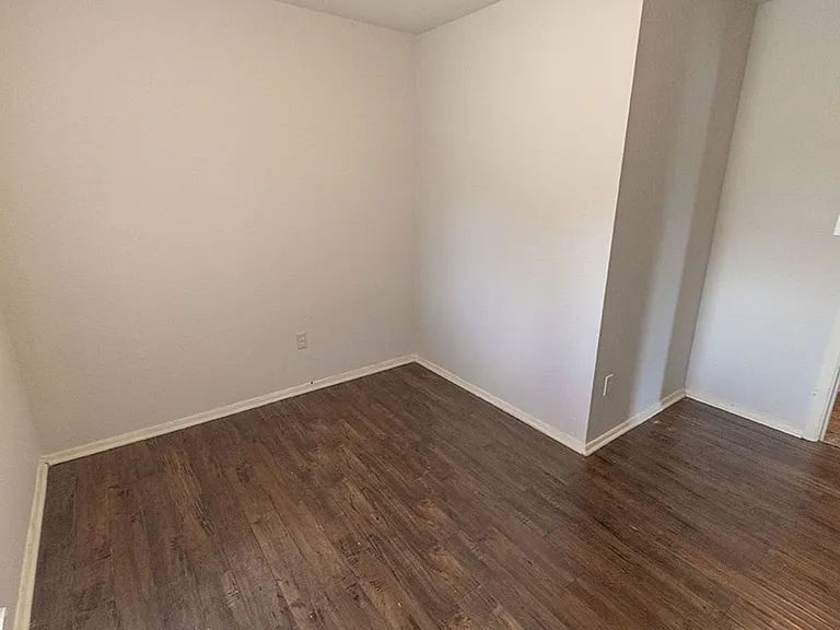 1015 W Ash St — Photo 19