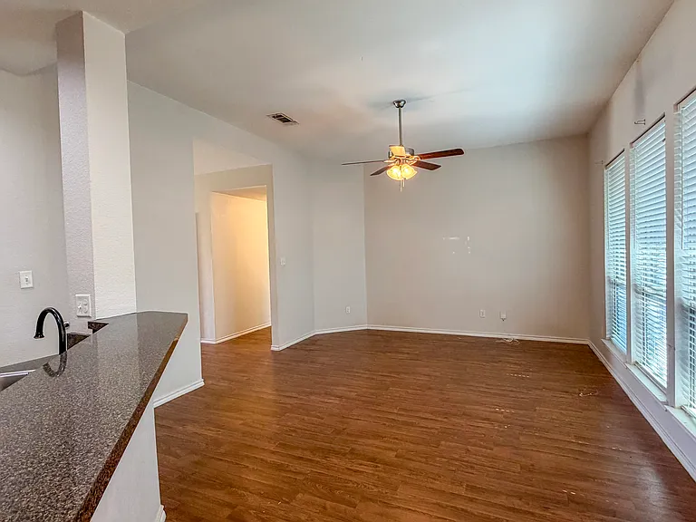 2151 Oakridge Dr — Photo 6