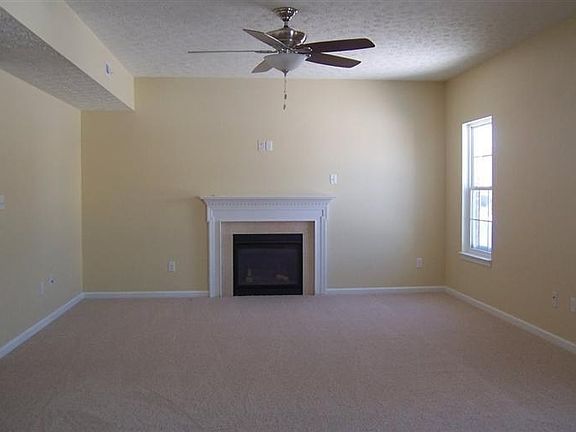 3rd image of 9765 Boulder Creek Ct