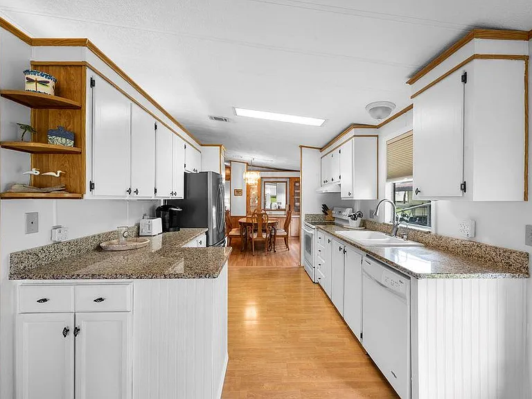 7894 SE Saratoga Dr E — Photo 14