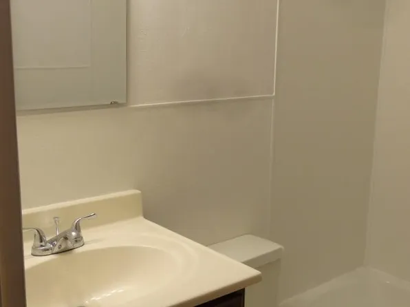 428 Ofarrell St #10, Collinsville, IL 62234