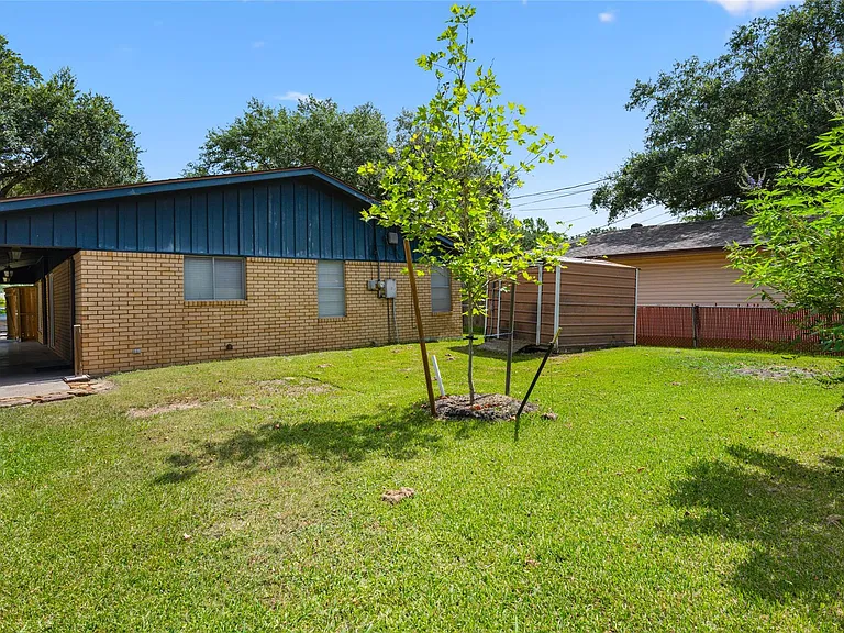 3808 Avenue O — Photo 33