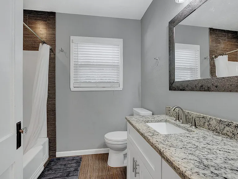 436 W Holland St — Photo 13