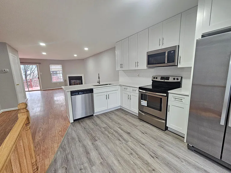 9510 Clocktower Ln — Photo 3