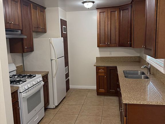 4th image of 180 S Mountain View Ave APT B
