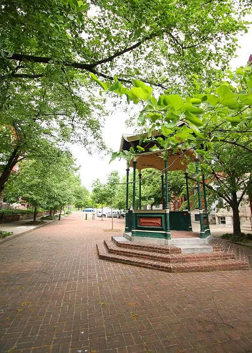 gazebo on street - 1717 Linden Ave #2