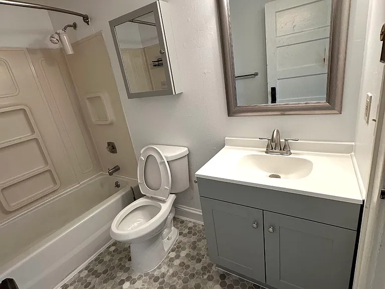 60-62 Bradley St #3 — Photo 8
