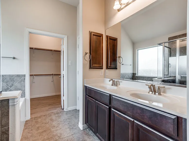 700 Golden Nugget Dr — Photo 9