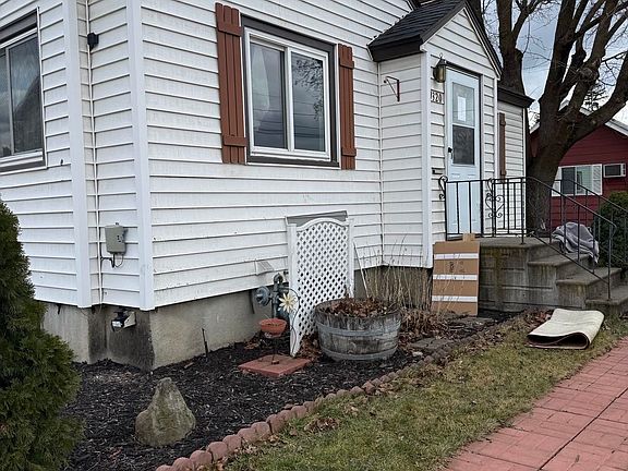 5th image of 9320 E Broadway Ave