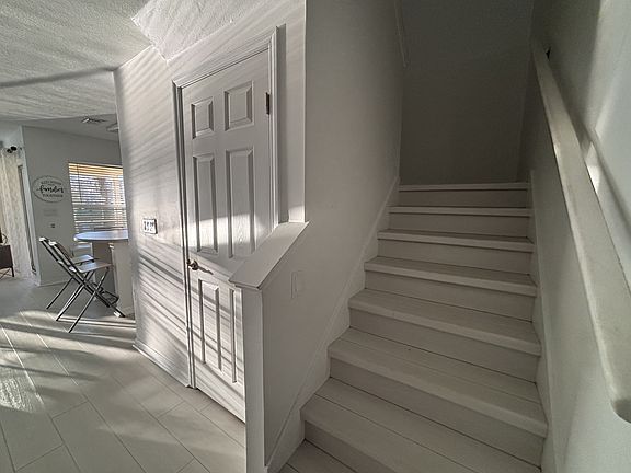4th image of 2833 Club Cortile Cir #1