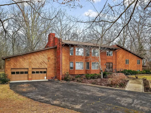 313 Big Rock Rd, Smithville, TN 37166