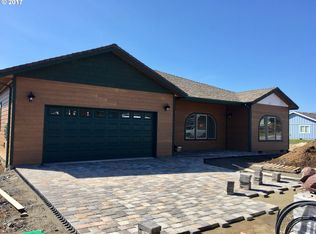 2682 Cedar Loop, Bandon, OR 97411
