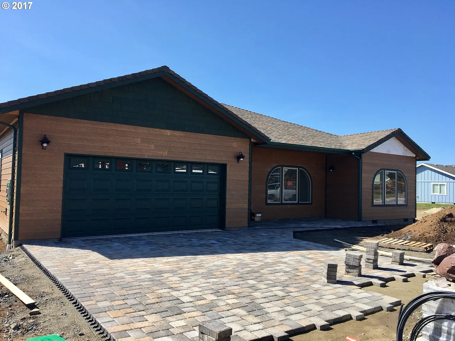 2682 Cedar Loop photo 1