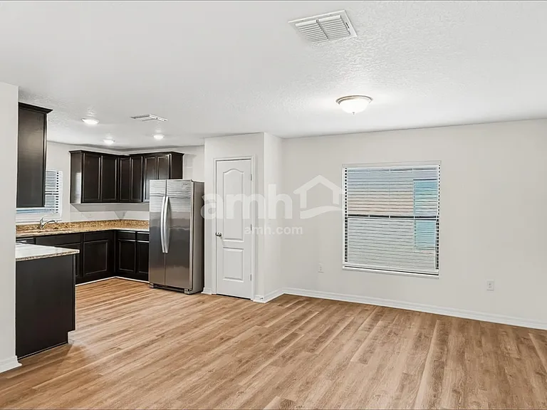 1122 Brenton Leaf Dr — Photo 5