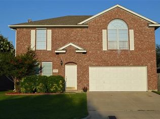 10508 Cloisters Dr, Fort Worth, TX 76131