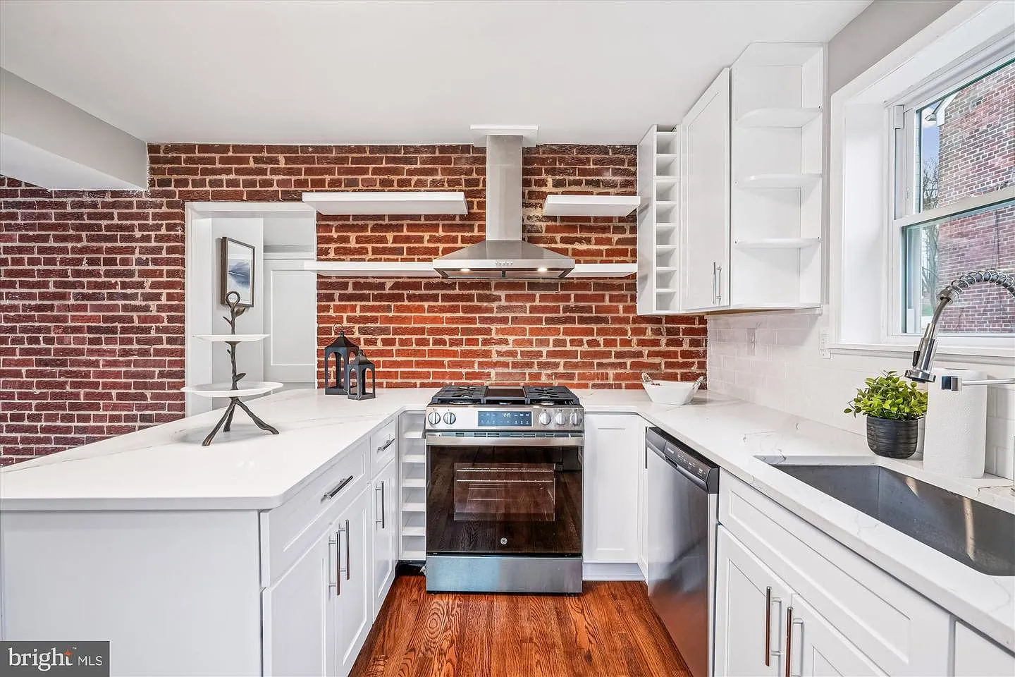 5408 14th Pl photo 1